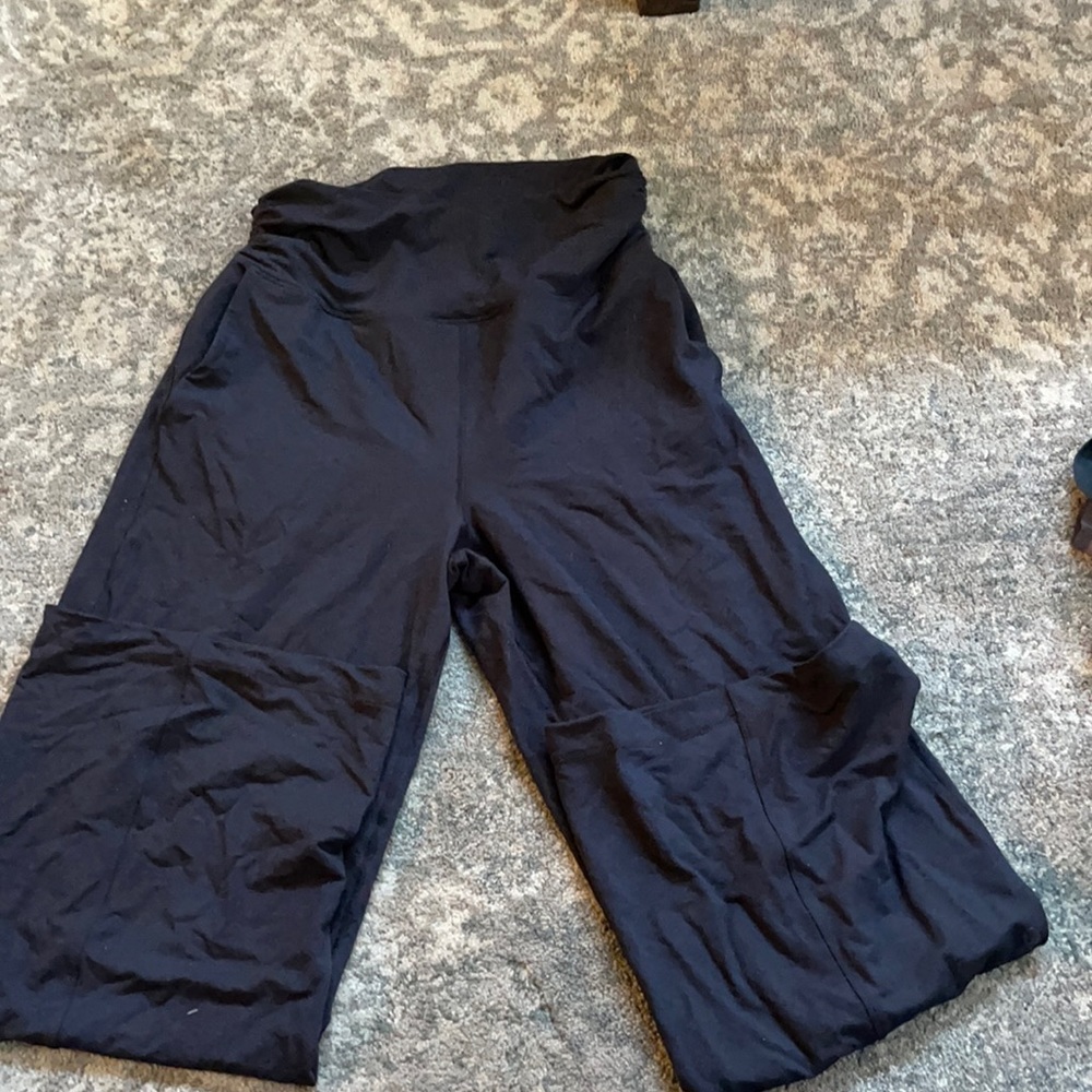 Lululemon High Waisted wide leg pant with pockets